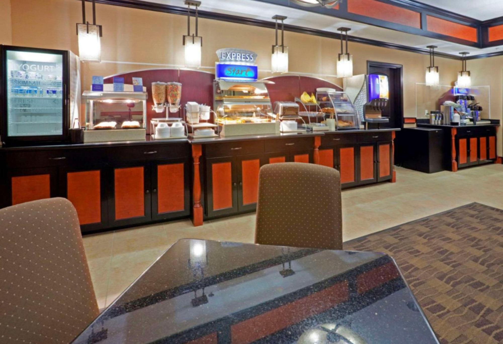 Comfort Inn & Suites Dallas Medical-Market Center Extérieur photo