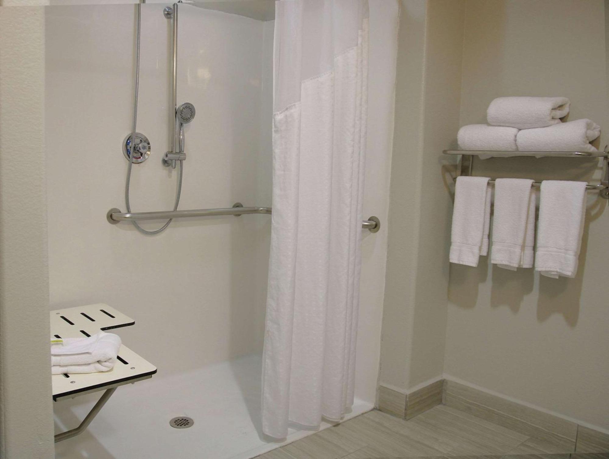 Comfort Inn & Suites Dallas Medical-Market Center Extérieur photo